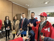 БЧК раздава пакети с храни в област Враца