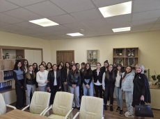 Ученици от СУ “Козма Тричков” посетиха Община Враца