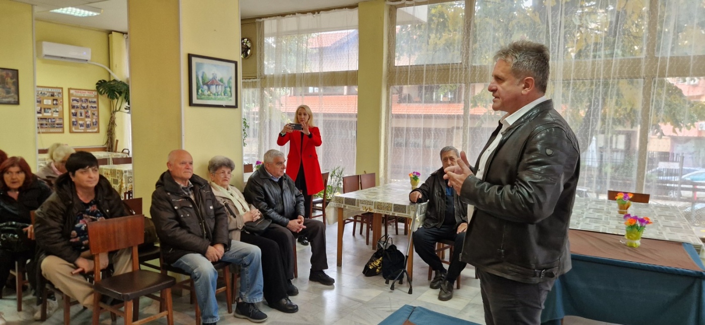 Служители на РЗОК-Враца се срещат с граждани от област Враца
