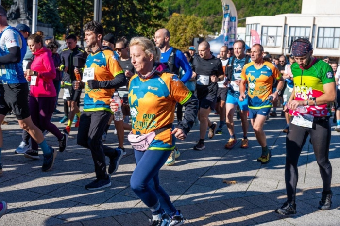 Над 180 участници се включиха в благотворителния маратон „Бягай с усмивка“