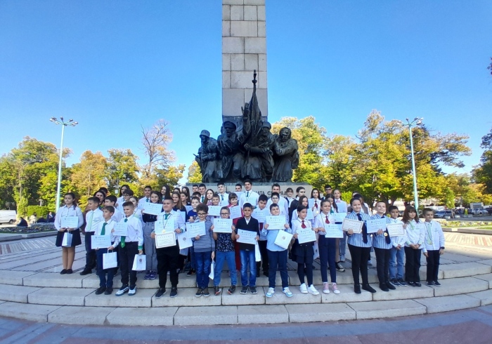 Наградиха победителите в  Димитровденско математическо състезание 