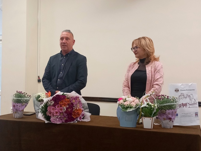 Екатерина Гаджева представи стихосбирките „Феникс“ и „Самодива“