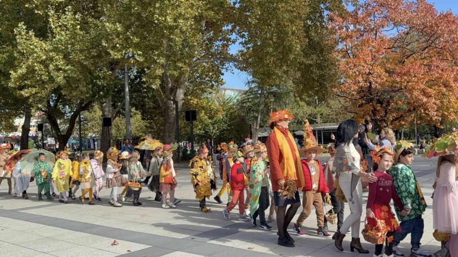 Празнично дефиле „Есенен карнавал“ в Монтана