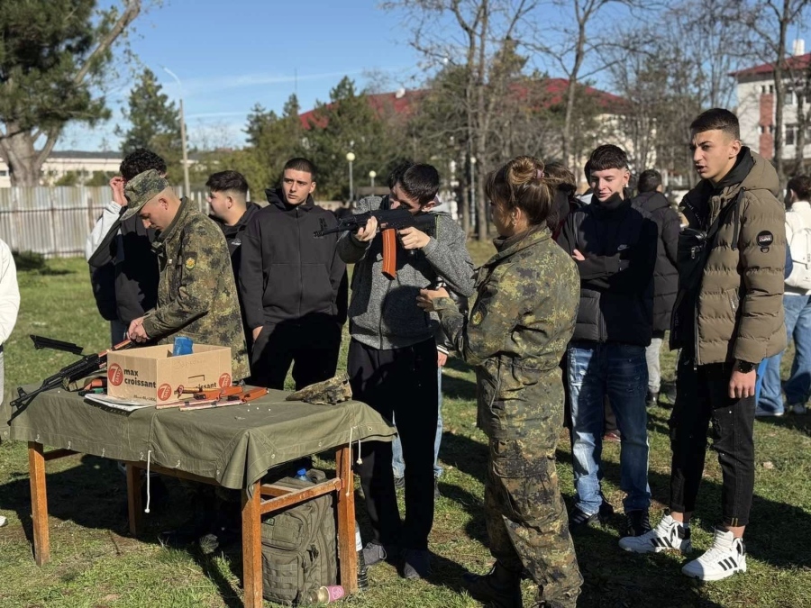 Ученици от Мизия и Крушовица посетиха Военно формирование 54 990 – Враца