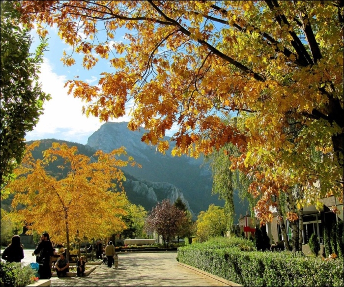 Красива есенна Враца