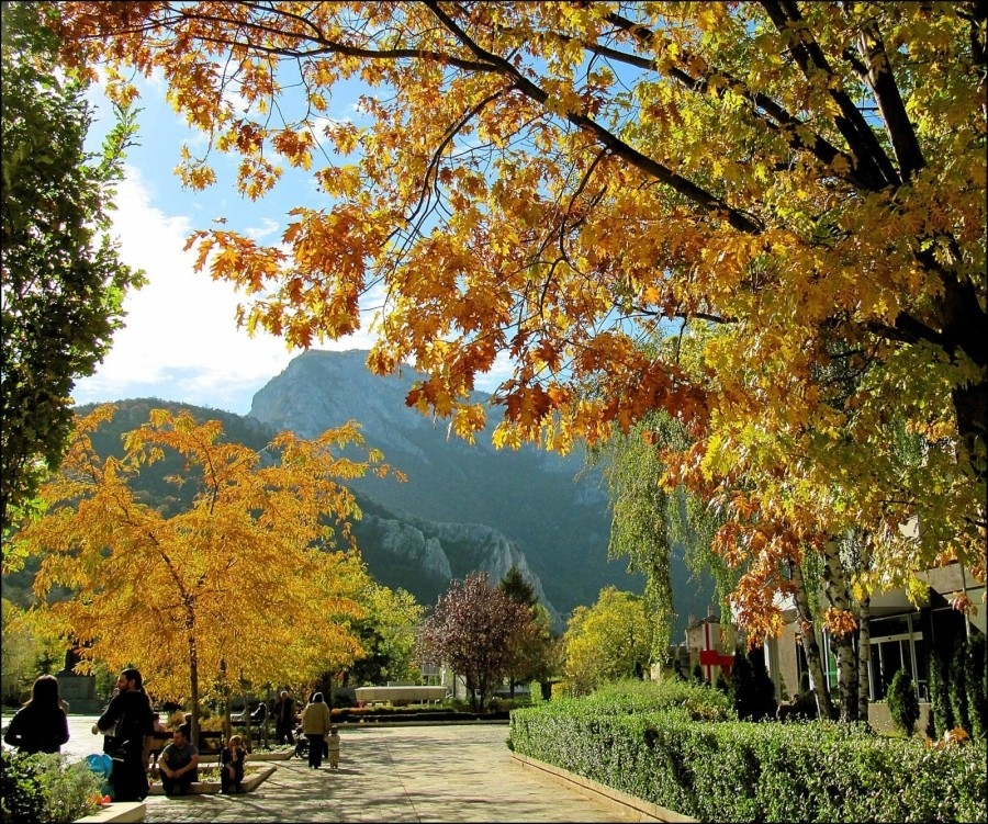 Красива есенна Враца