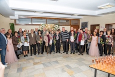 Община Мездра уважи семействата, които празнуват \