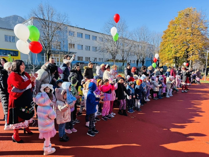 Откриха обновения двор и нова сензорна стая в ДГ „Брезичка“