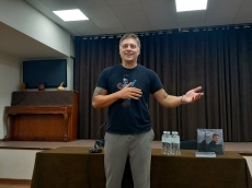 Владимир Карамазов представи книгата си „Мина половин живот“ в Белоградчик