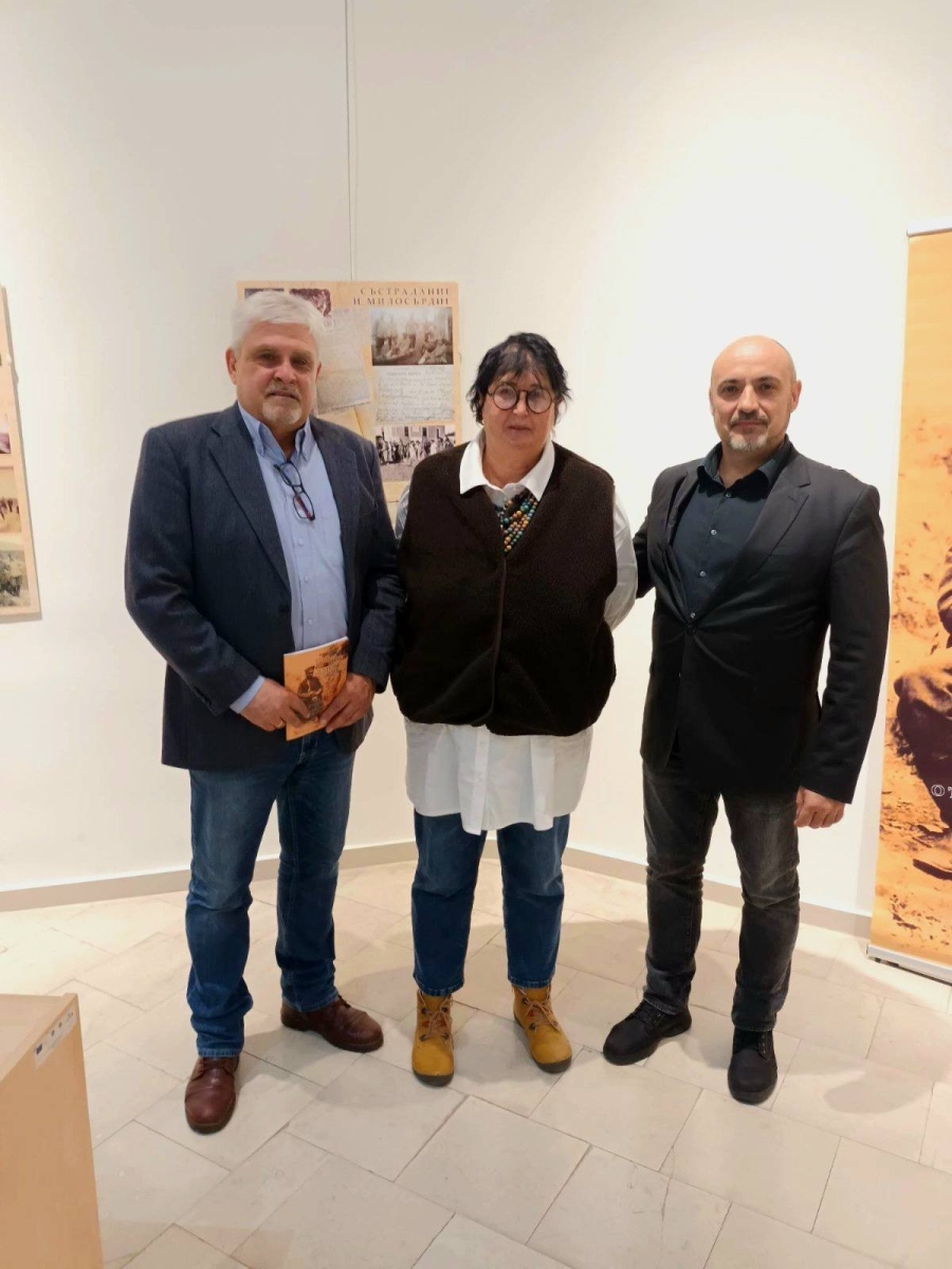 Документална фото-изложба „Другото лице на войните ни\