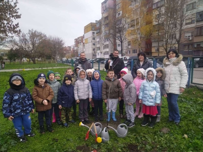 Деца създадоха кътове за разделно събиране 