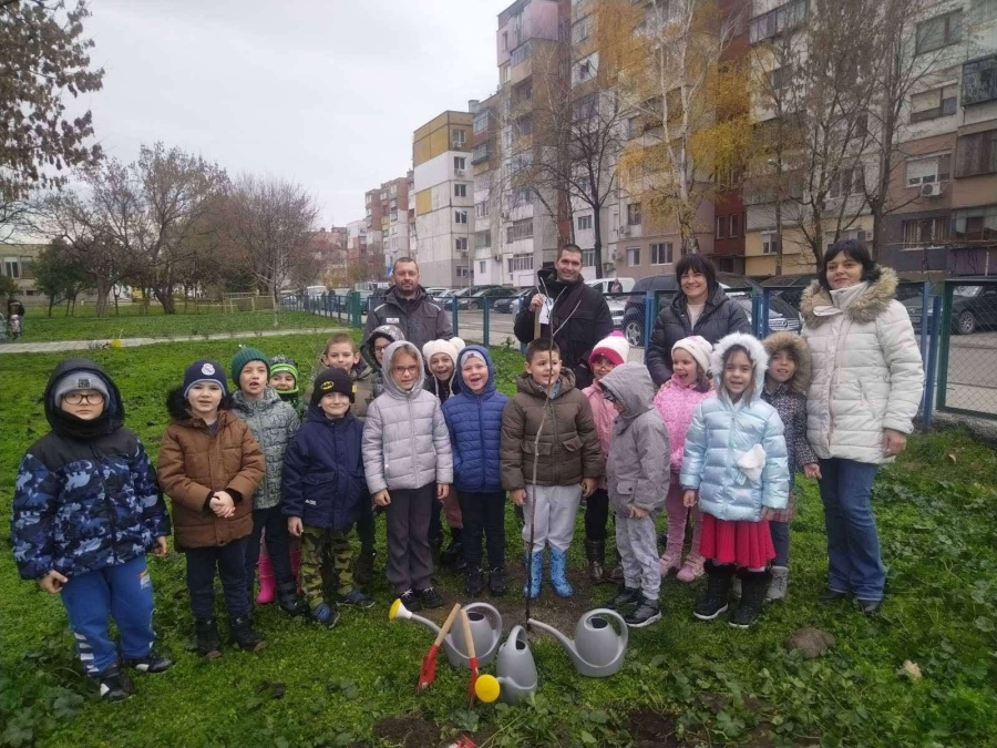 Деца създадоха кътове за разделно събиране 