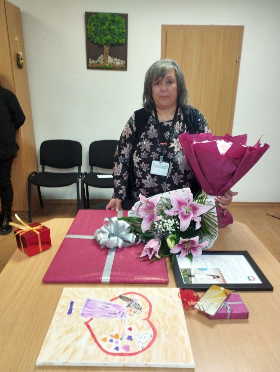 Дирекция „Социално подпомагане“ - Мездра уважи дългогодишна социална работничка 