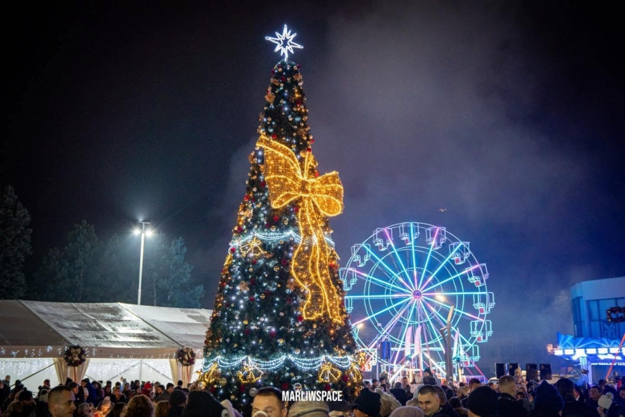 Запалват светлините на Коледната елха във Враца