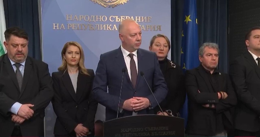 Правителството падна! Кабинетът „Желязков“ подаде оставка