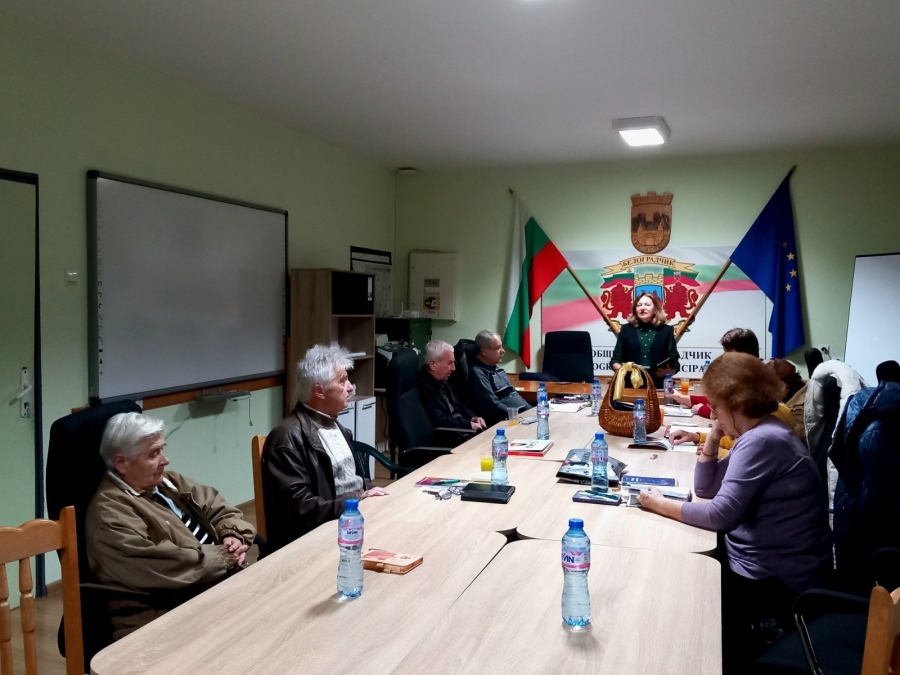 Литературен клуб „Георги Савчев“ организира предколедна литературна вечер