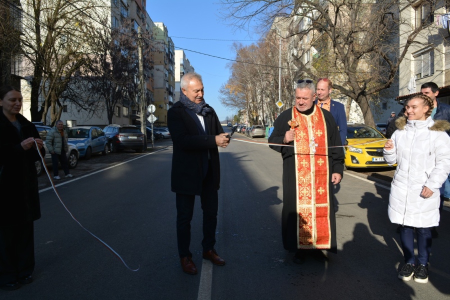 Откриха ремонтирани улици в Монтански квартал