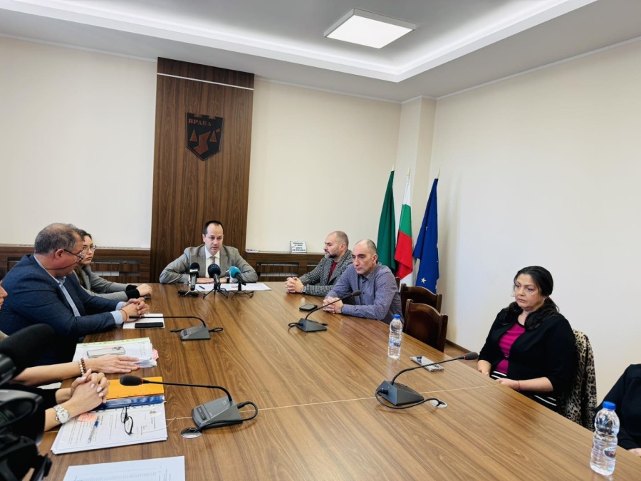 Няма наложен запор на болницата – лекарите ще си получат заплатите