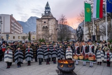 Над 500 коледари благословиха за здраве и благоденствие Враца