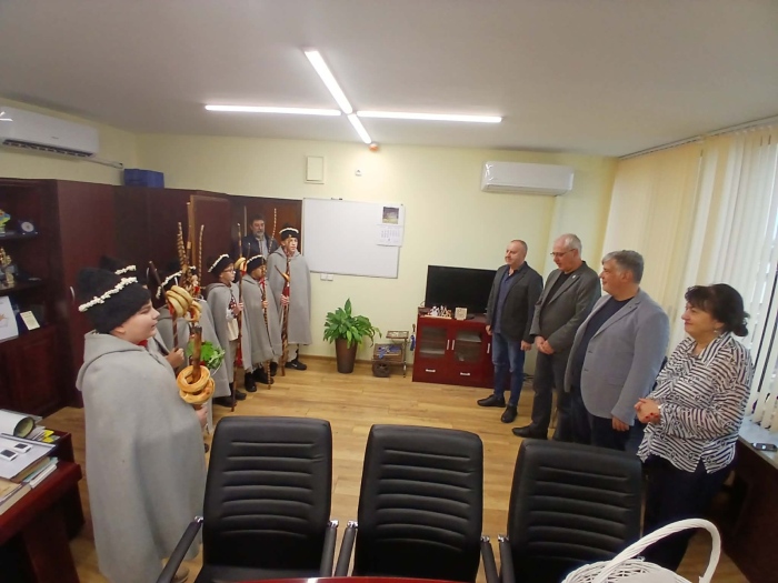 Ръководството на община Видин посрещна коледарите 
