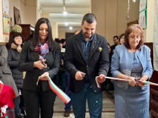 Откриха СТЕМ кабинет по природни науки в Софрониево