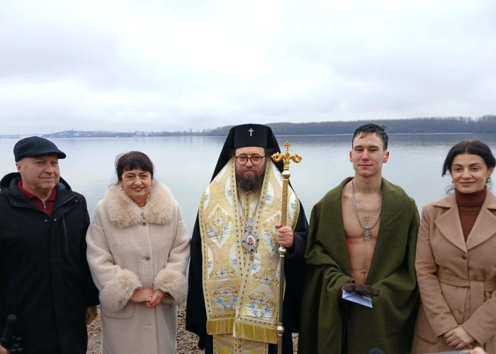 Кристиян Дочев спаси Богоявленския кръст във Видин