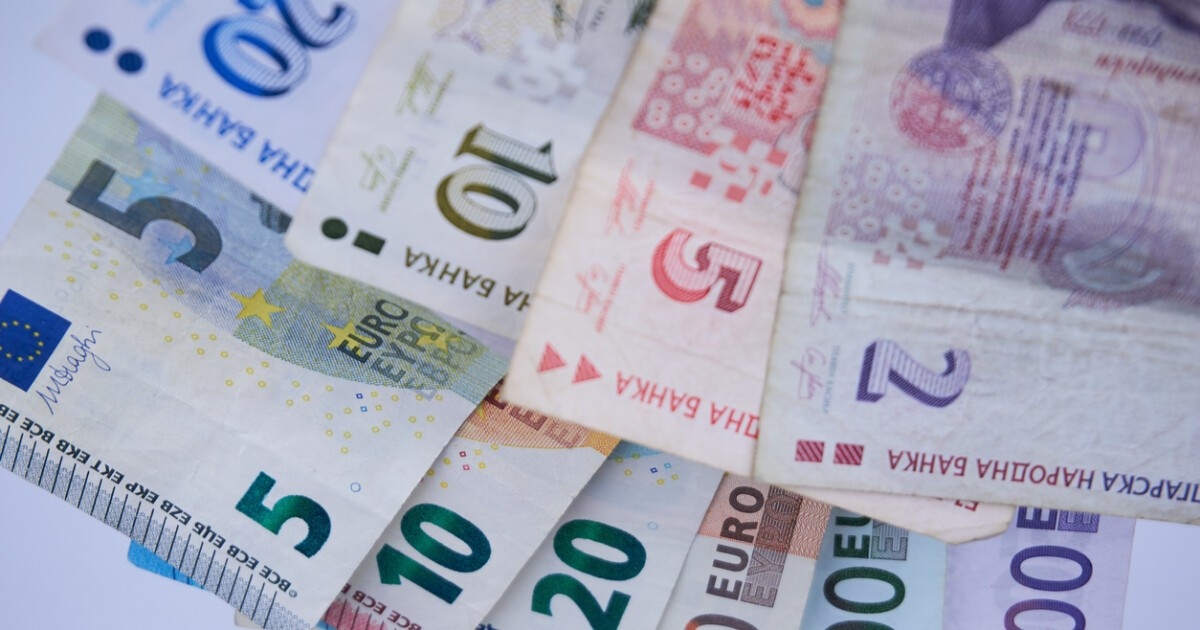 Какво става след 31 януари с лева и еврото