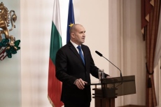 Президентът Радев подаде оставка – Конституционният съд е на ход