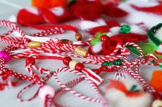 Базар на мартеници и цветя в Мездра