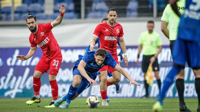 „Левски“ победи „Ботев“ Враца с 3:1