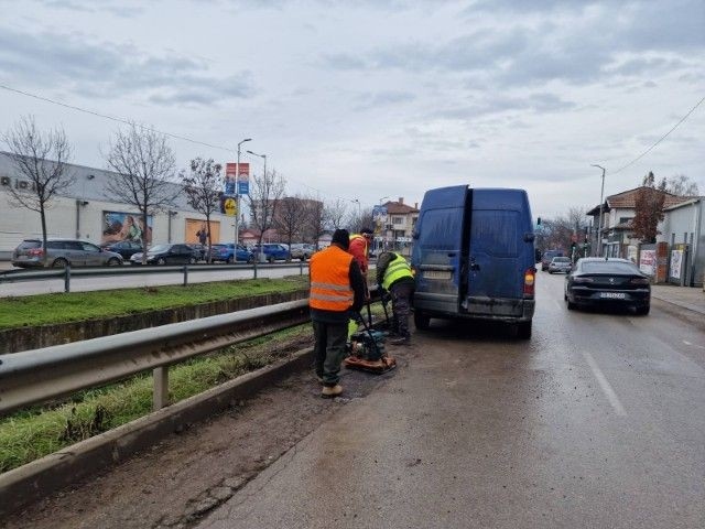 Започнаха спешни ремонти на улиците в Монтана