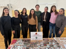 Възпитаници на ППМГ - Враца изработиха мартеници за благородна кауза