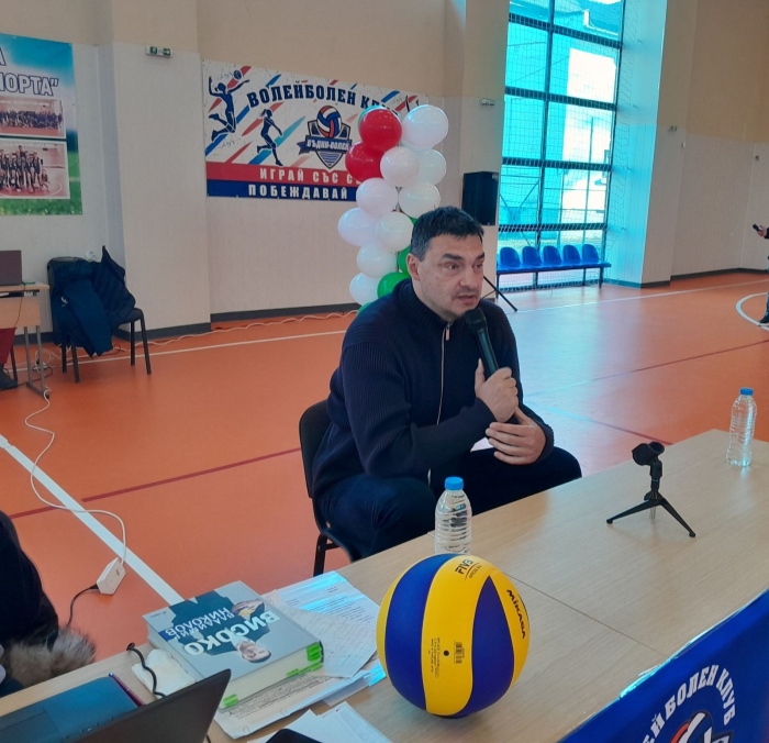 Волейболната легенда Владимир Николов се срещна с млади видински надежди