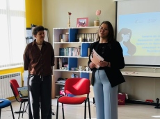  Младежки център – Враца проведе обучение за бременни жени и майки