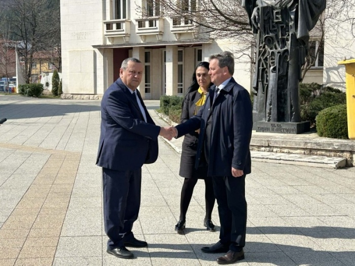 Областният управител посрещна министъра на труда и социалната политика 