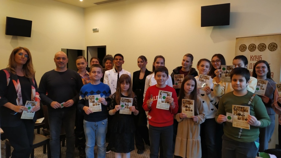 Млади таланти участваха в поетичната вечер на КДК 