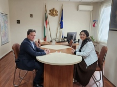 Работна среща проведоха областния управител и шефа на болницата