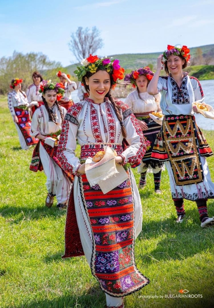 Лазаровден е – традиции и обичаи