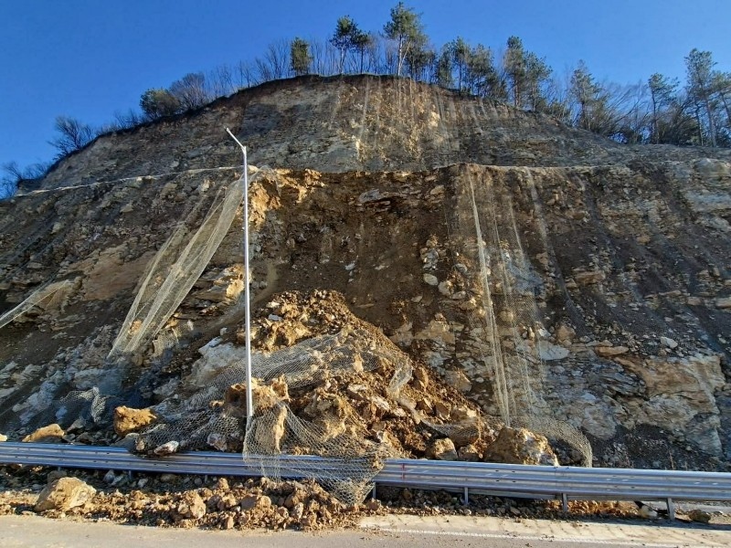 Областният управител изиска спешна проверка на пътя Мездра – Ботевград