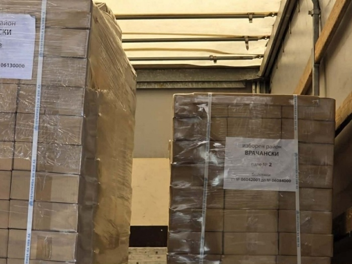 Общо 130 000 хартиени бюлетини бяха доставени във Враца