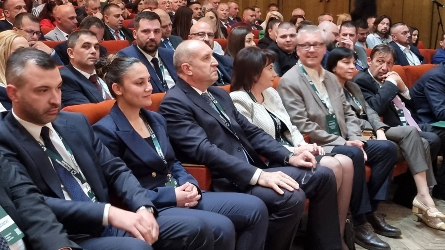 Румен Радев учреди партията си във Велико Търново