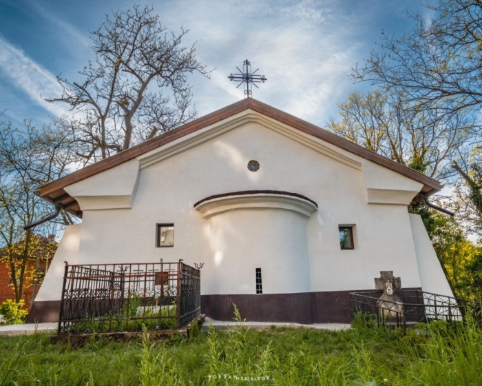 Обновен е храм „Свето Възнесение“ в село Чирен