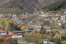 Заради ремонт в сряда и четвъртък ще бъде затворен  жп прелезът в района на гара Зверино 