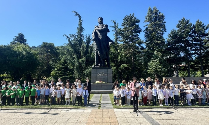 Над 100 деца откриха 64-тия Национален конкурс-рецитал за Ботева и възрожденска поезия