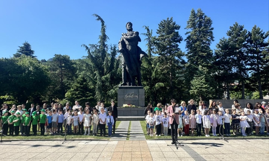 Над 100 деца откриха 64-тия Национален конкурс-рецитал за Ботева и възрожденска поезия