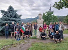 С поредица от възпоменателни прояви в община Мездра почитат паметта на Христо Ботев 