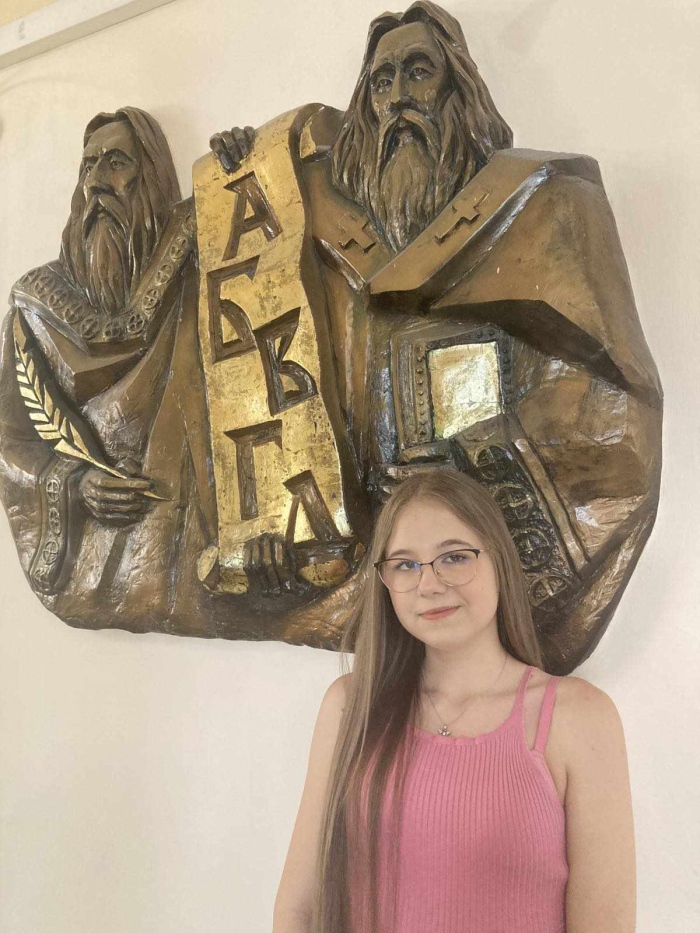 Ученичката Никол Матеева върна изгубено портмоне 