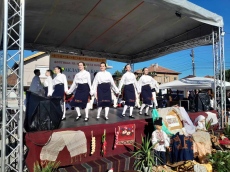 Фестивал на народната носия „От раклата на баба“ в село Кутово