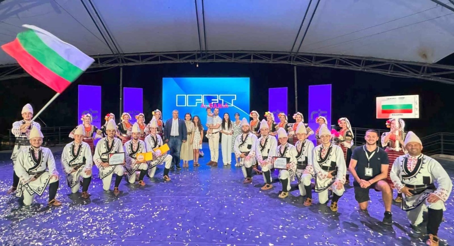 Ансамбъл „Мездра“ с престижни награди на International Folk Festival Tirana 2026  