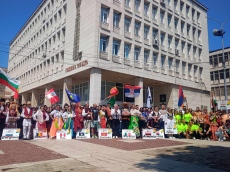 Шести международен фестивал „Фолклорната магия на Мездра“ 